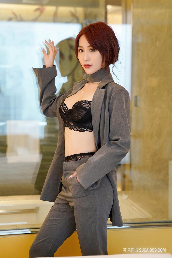 被肉偿的大学生小说