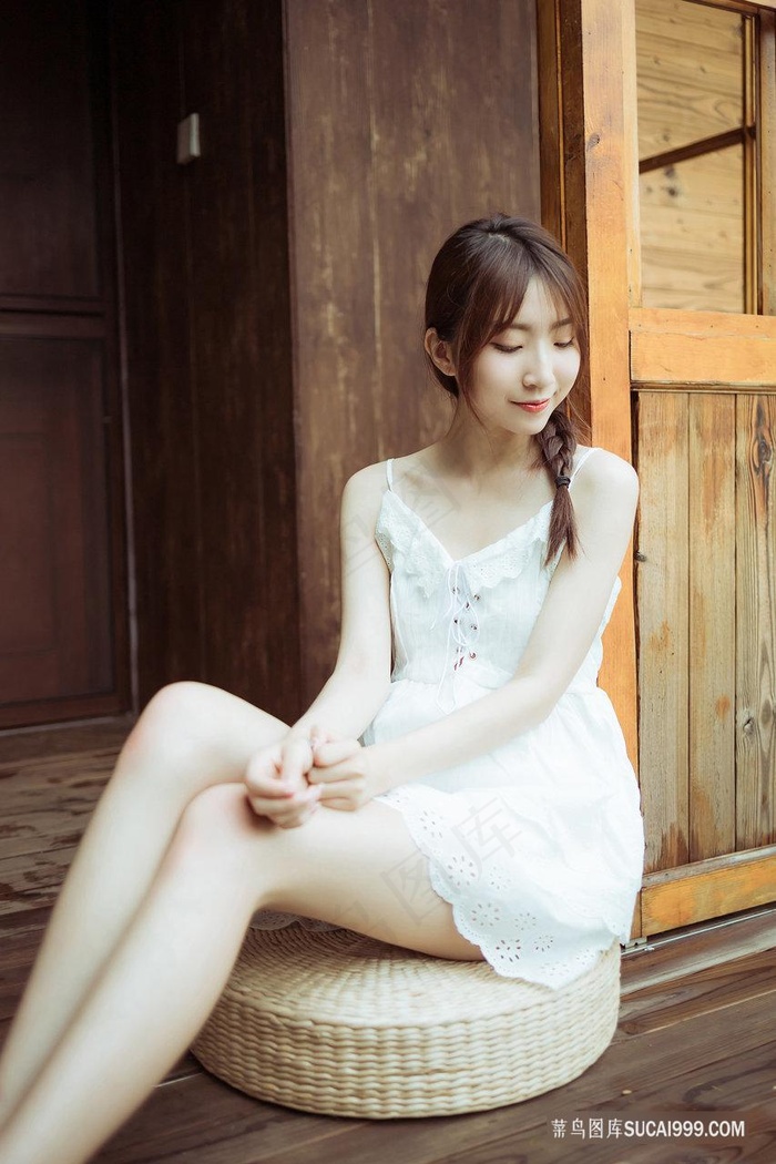 台湾美女抠穴操屄